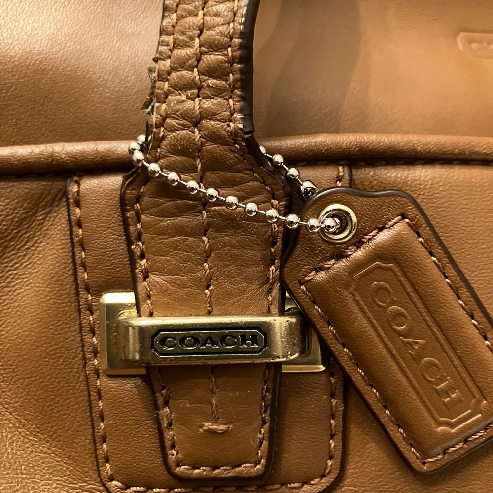 Coach Taylor Leather Tote.        North South F25941. - Picture 6 of 9